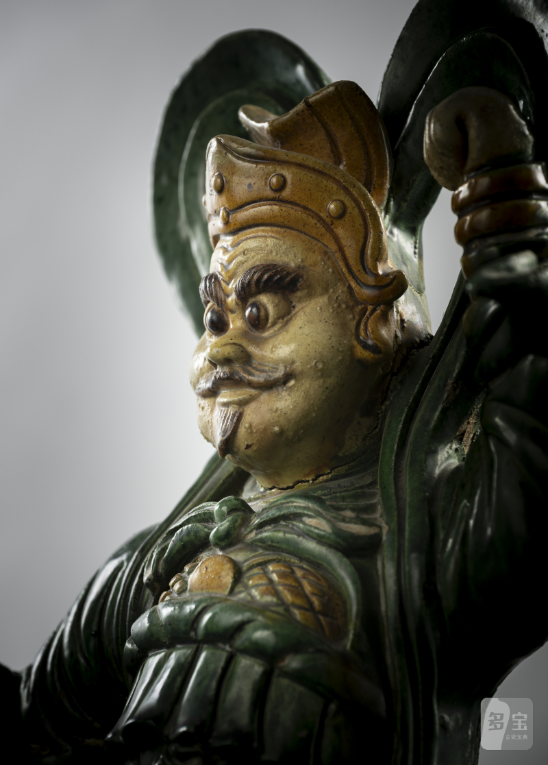 A large 'sancai' ceramic figure of a guardian - 图5